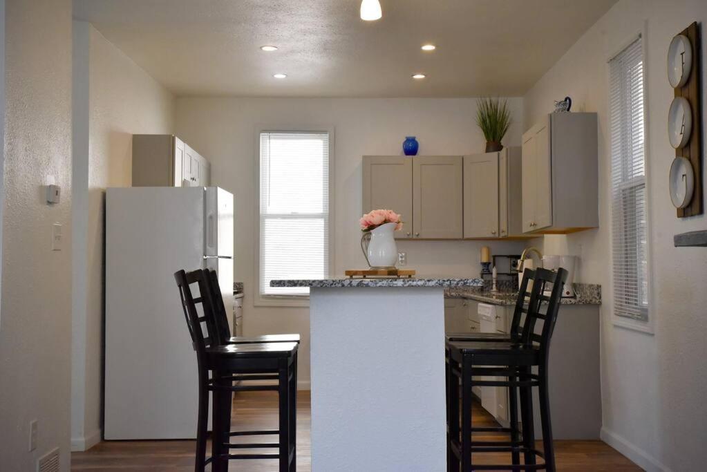 Stunning Big Home Near Downtown North Shore & More ピッツバーグ エクステリア 写真