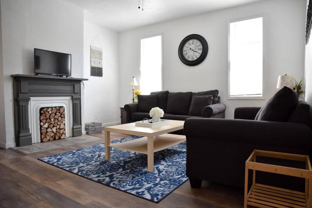 Stunning Big Home Near Downtown North Shore & More ピッツバーグ エクステリア 写真