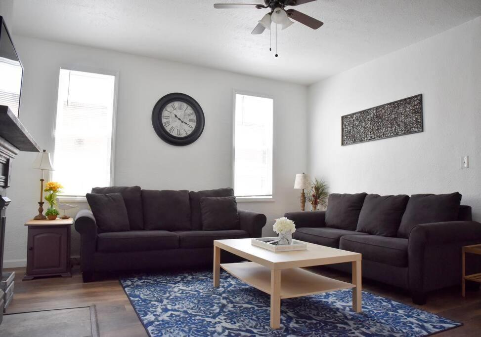 Stunning Big Home Near Downtown North Shore & More ピッツバーグ エクステリア 写真