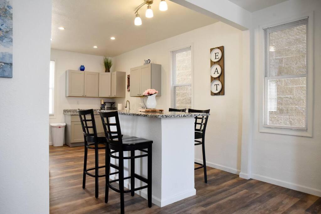 Stunning Big Home Near Downtown North Shore & More ピッツバーグ エクステリア 写真