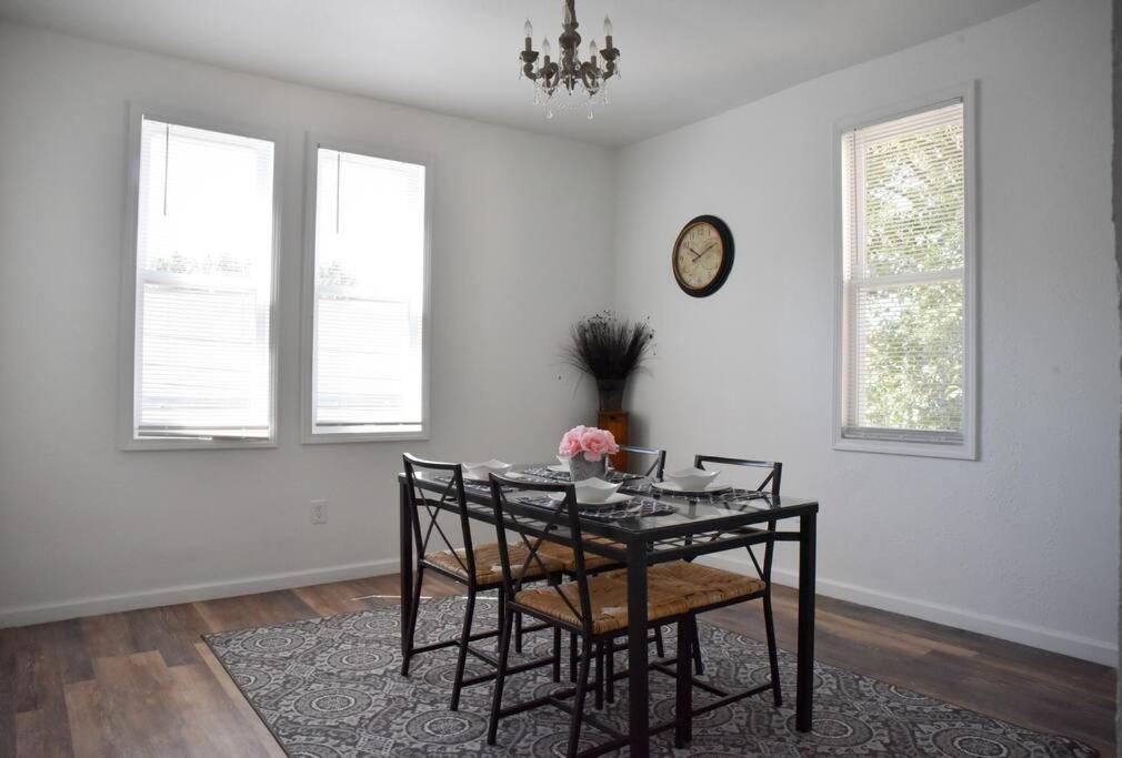 Stunning Big Home Near Downtown North Shore & More ピッツバーグ エクステリア 写真